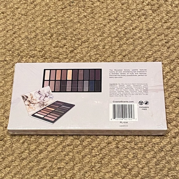 You’ll love The Revealed Smoky 20 shadow palette - Picture 7 of 7